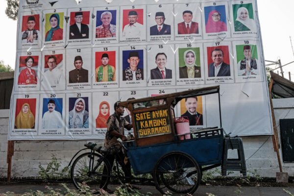 Dari bintang rock hingga anggota parlemen: Bagaimana para selebritas mengguncang politik Indonesia