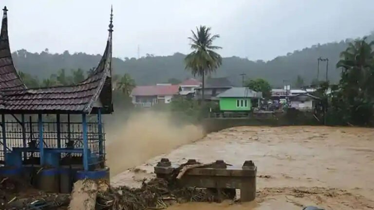 CONTOH EMPATI: Fraksi PKS DPRD DKI Jakarta Potong Gaji Anggota untuk Bantu Korban Bencana Sumatera