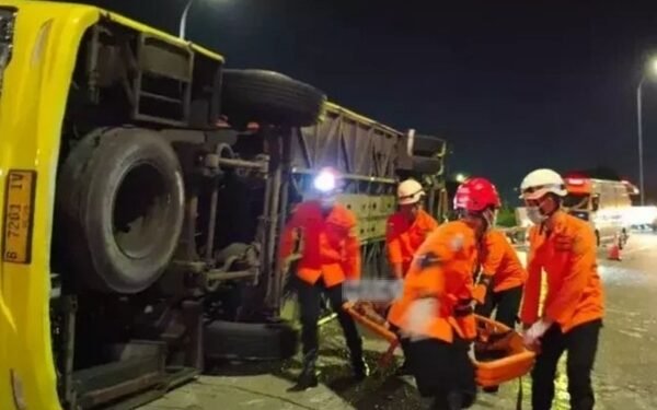 Kecelakaan Bus Penumpang di Indonesia Menewaskan 16 Orang
