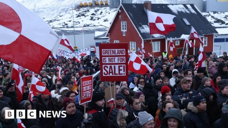 Ancaman tarif Trump terkait Greenland 'tidak dapat diterima', kata para pemimpin Eropa.