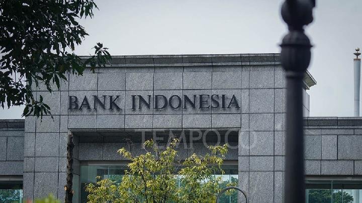 Bank Indonesia memperkirakan perlambatan ekonomi pada kuartal keempat meskipun sebagian besar sektor mengalami pertumbuhan.