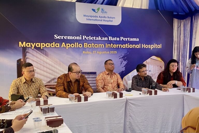 Batam muncul sebagai model Zona Ekonomi Khusus Indonesia.