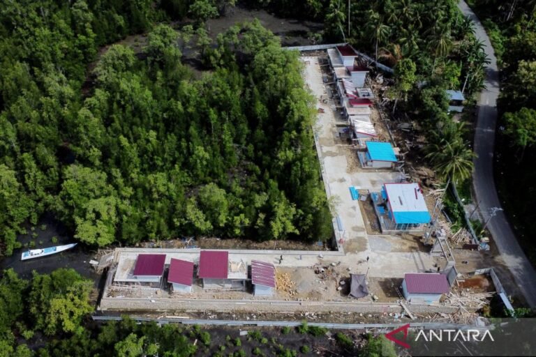 Indonesia menargetkan penyelesaian 35 desa nelayan pada Januari 2026.