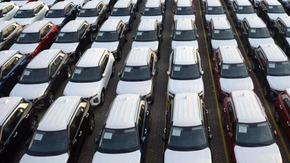 Industri otomotif Indonesia memperkirakan dampak minimal pada penjualan mobil dari kenaikan PPN