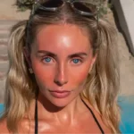 Pembaruan besar: Pencipta konten dewasa Bonnie Blue terancam hukuman penjara hingga 15 tahun terkait aksi 'BangBus'.