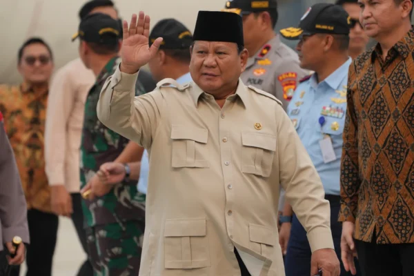 Presiden Indonesia akan tetap melanjutkan kunjungannya ke China meskipun ada protes.