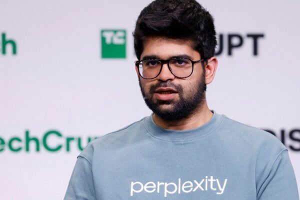 Aravind Srinivas mengatakan bahwa internet terlalu penting untuk diserahkan kepada Google, internet memberinya pemeriksaan realitas yang cepat.