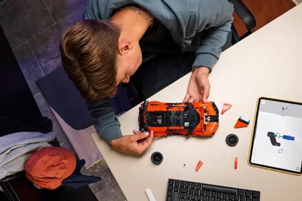 Bugatti meluncurkan 2 kreasi baru bersama Lego