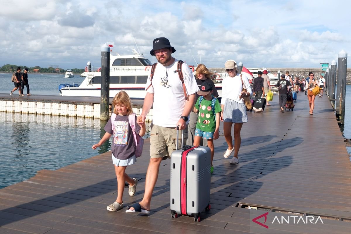 Indonesia melampaui target pariwisata 2025 dengan 15,39 juta pengunjung.