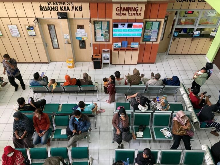 Indonesia memperkuat layanan WASH yang inklusif dan tangguh di fasilitas kesehatan.