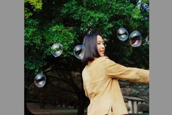 Apakah Indonesia telah memasuki era lagu-lagu cinta yang ceria lagi?