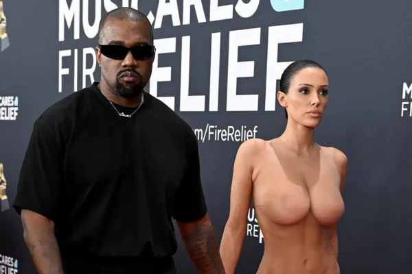 Bianca Censori Membahas Karya Seninya dan Suaminya Serta Memperbaiki Citra Dirinya dalam Wawancara Jujur dengan Vanity Fair