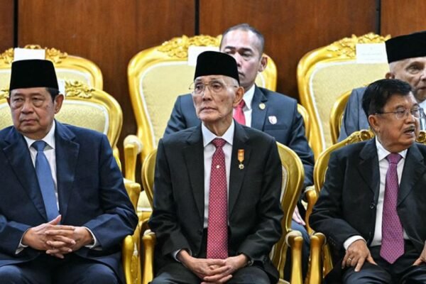 Indonesia mengucapkan selamat tinggal kepada mantan wakil presiden Try Sutrisno.