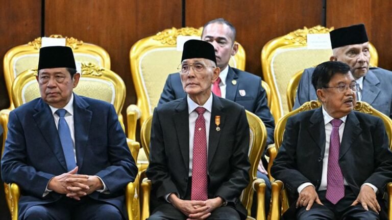 Indonesia mengucapkan selamat tinggal kepada mantan wakil presiden Try Sutrisno.