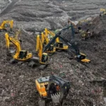 Longsoran tempat pembuangan sampah di Indonesia menewaskan empat orang.