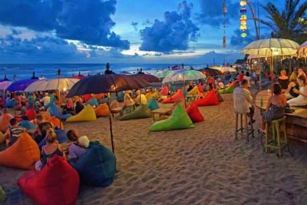 Perubahan besar pada undang-undang imigrasi Bali dapat mengakibatkan wisatawan yang nakal dijatuhi hukuman penjara seumur hidup