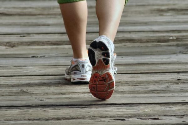 Program gaya hidup terstruktur dapat meningkatkan fungsi kognitif pada lansia yang berisiko mengalami penurunan fungsi kognitif