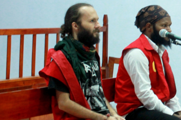 Seorang tahanan di Papua Barat, Indonesia, menghadapi kondisi kesehatan yang memburuk.