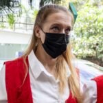 Seorang wanita Inggris yang dihadapkan pada hukuman 20 tahun penjara di Indonesia atas tuduhan 'mendatangkan kokain dalam Angel Delight' bersikeras bahwa dia dijebak.