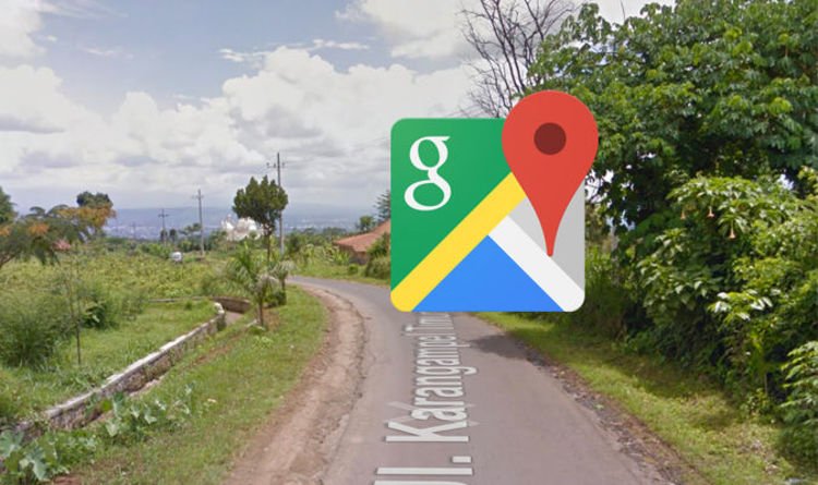 Google Maps Street View menangkap seorang wanita yang sedang melakukan HAL INI di atas motornya
