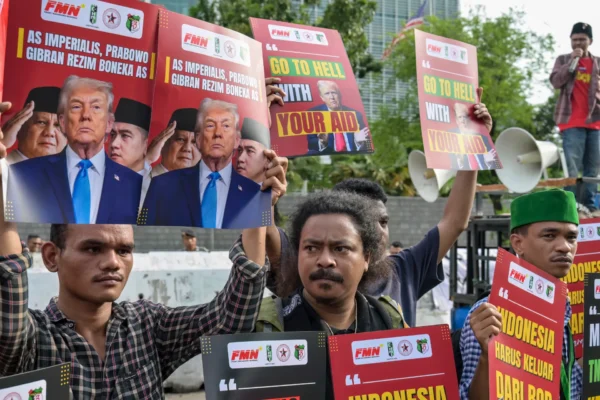 Hubungan Presiden Indonesia dengan AS dipertanyakan di tengah kemarahan publik terkait perang di Iran