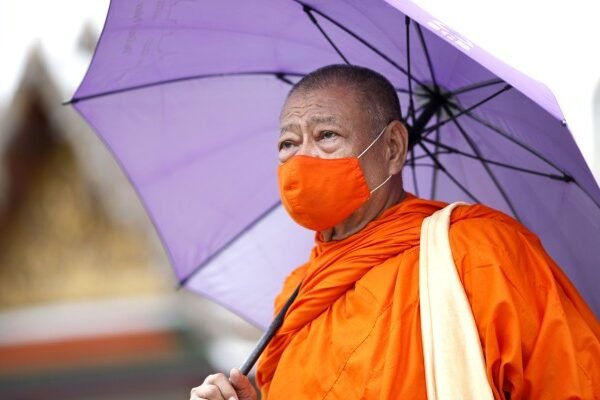 Indonesia mengeluarkan peringatan terkait Covid-19 seiring lonjakan kasus di Asia