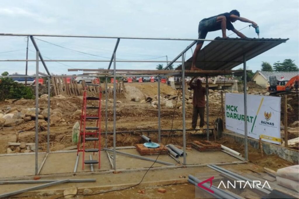 Indonesia mengirimkan gelombang kedua yang terdiri dari 366 tenaga kesehatan ke Aceh yang dilanda banjir