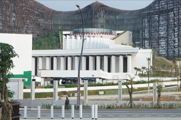 Proyek ibu kota baru Indonesia yang ambisius, Nusantara, menghadapi kekhawatiran akan menjadi ‘kota hantu’