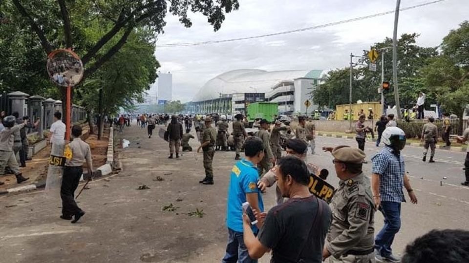 Di Indonesia, ribuan orang ditangkap dalam operasi penindakan besar-besaran terhadap geng dan kejahatan jalanan di seluruh negeri