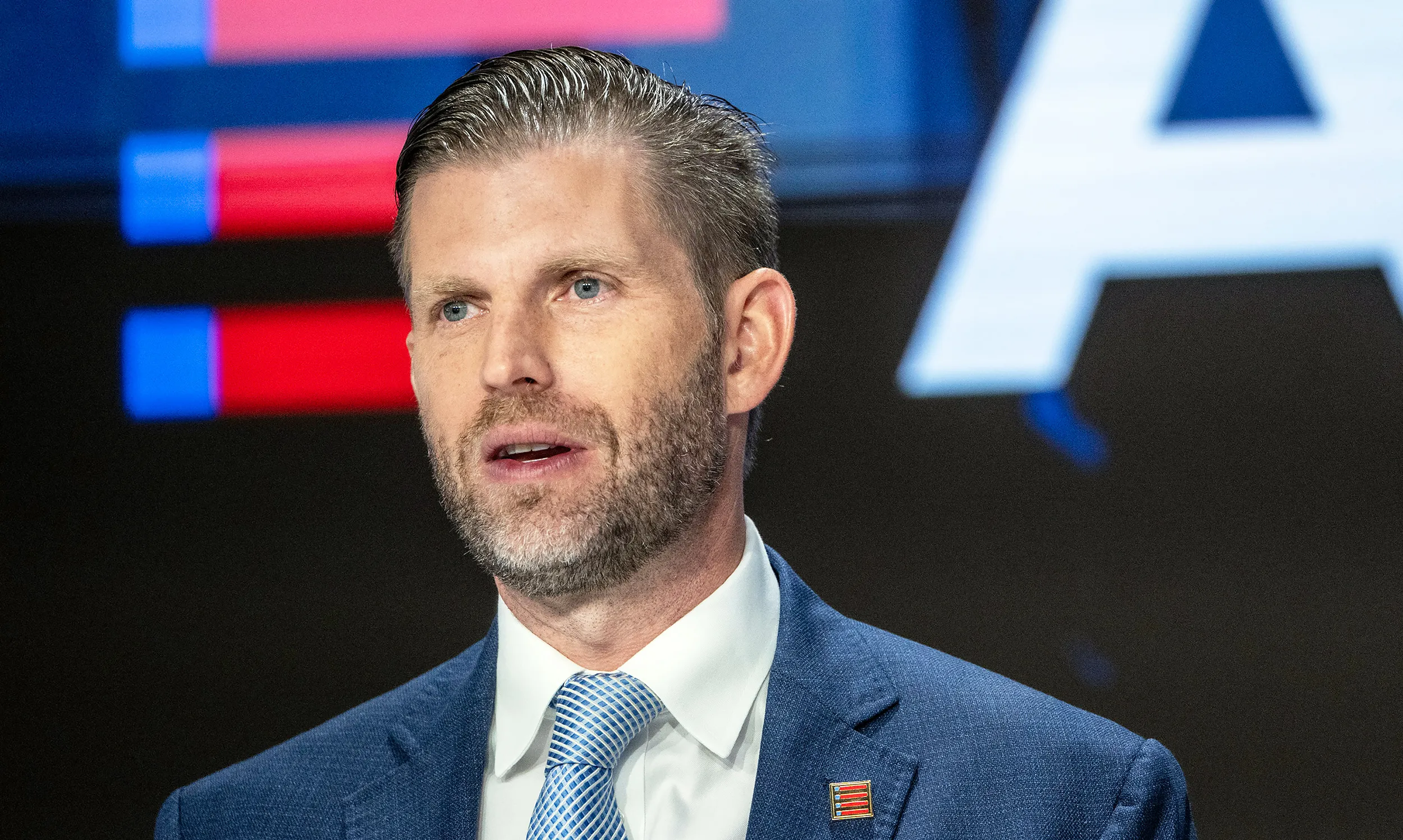 Eric Trump mengatakan bahwa presiden Indonesia yang terekam mikrofon terbuka itu sedang menanyakan ayahnya mengenai urusan keluarga