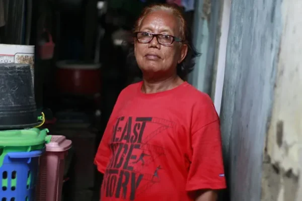 Mantan pengasuh transgender Presiden Barack Obama yang tinggal di Indonesia, kewalahan menghadapi ketenaran – New York Daily News