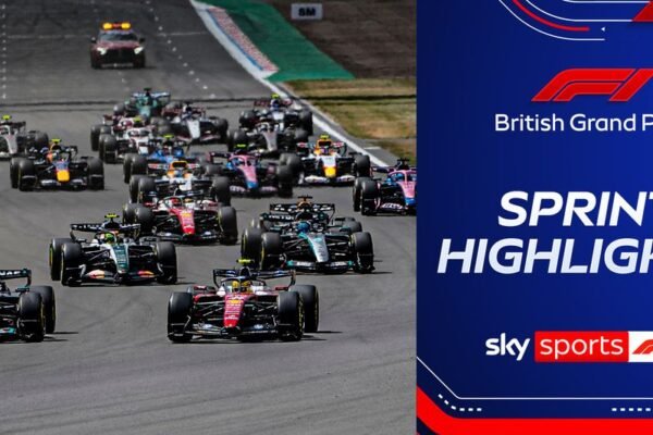 Sprint GP Inggris: Kimi Antonelli mengalahkan Lewis Hamilton dan meraih kemenangan di Silverstone, sekaligus memperlebar keunggulan di klasemen kejuaraan dunia