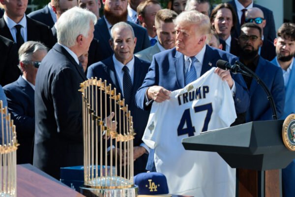 TONTON: Trump menjamu LA Dodgers, juara World Series, di Gedung Putih