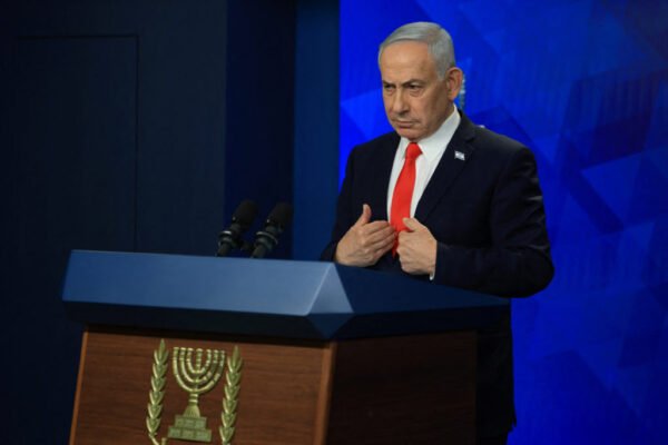 Warga Israel yang marah atas kesepakatan damai AS-Iran melontarkan kecaman kepada Netanyahu