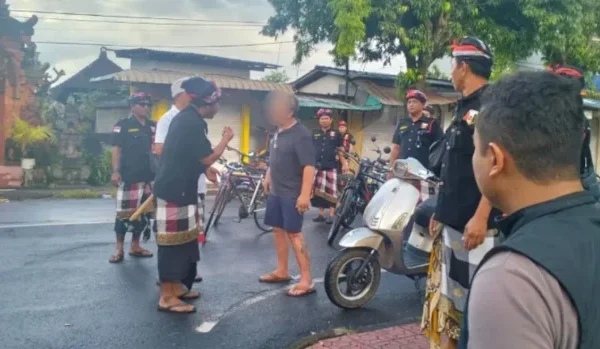 Wisatawan ditahan setelah melanggar aturan ketat di Bali