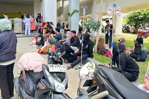 Gempa bumi dahsyat mengguncang Pulau Sulawesi di Indonesia bagian tengah