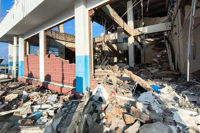 Hampir 1.000 gempa susulan terjadi setelah gempa bumi di Indonesia yang menewaskan setidaknya 53 orang, menurut pihak berwenang