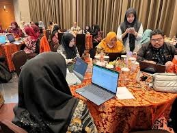 Indonesia memperkuat data di tingkat kabupaten guna meningkatkan pemantauan pembiayaan kesehatan dan alokasi sumber daya