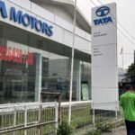 Pemerintah Indonesia berada di bawah tekanan untuk menghentikan impor kendaraan asal India